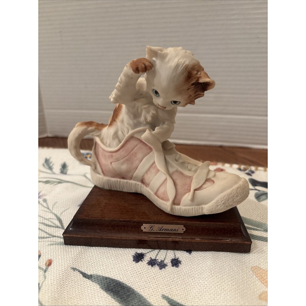 1984 RARE Vintage Giuseppe Armani Giussepe Kitten in Sneaker Signed 5.75"x6.5"x5